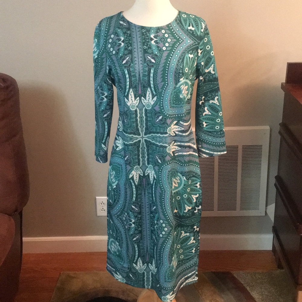 NY&Co gorgeous emerald green dress